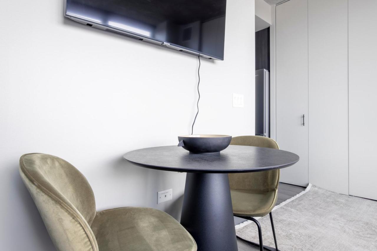 Apartment Chic Loop W Pool Gym Nr L Chi-724 Chicago