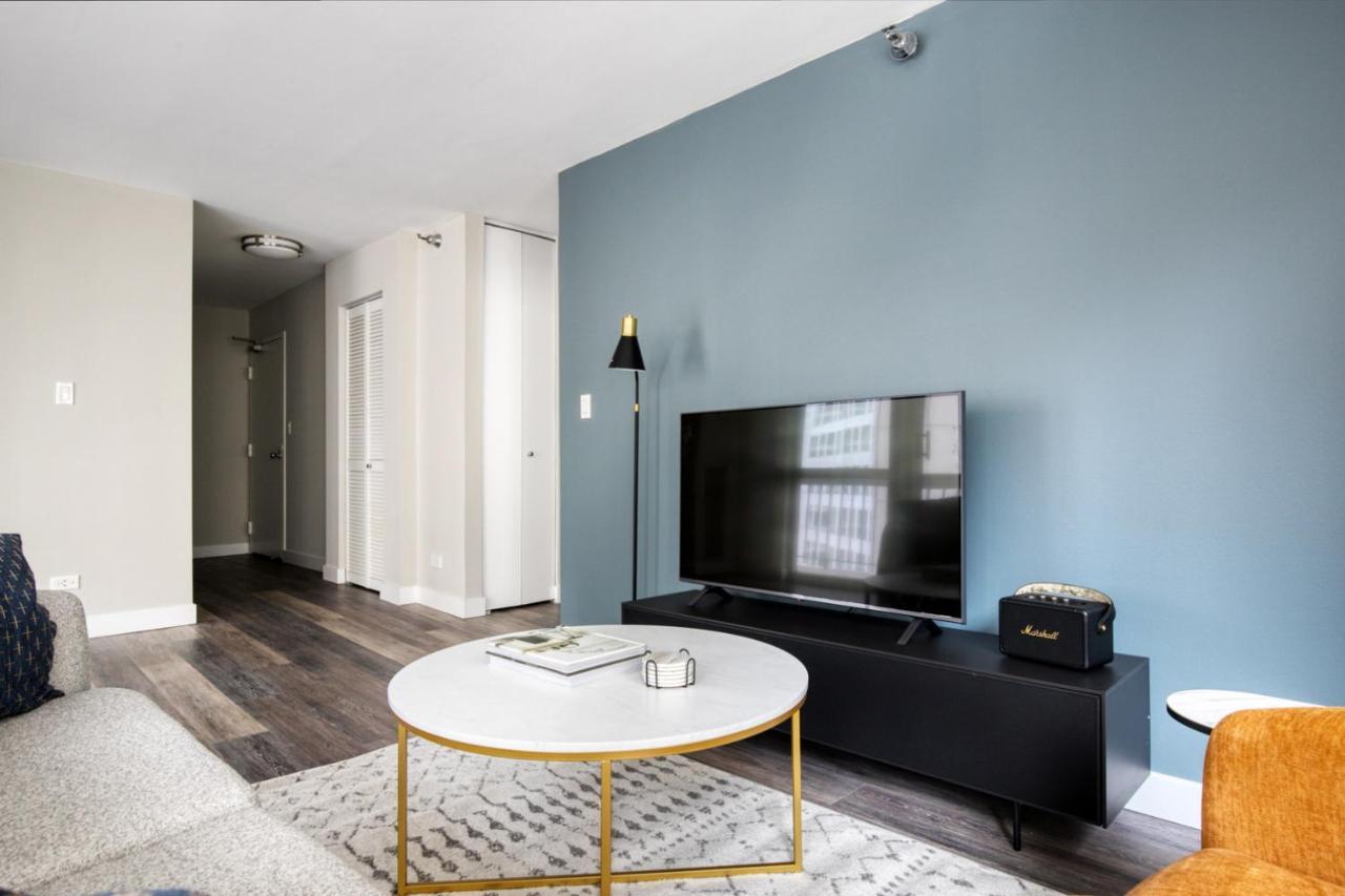 Gold Coast 2br W Gym Lounge 1 Block To L Chi-801 Apartment Chicago