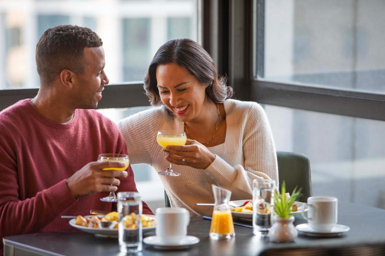 Voco Chicago Downtown - Riverwalk By Ihg Hotel 3*