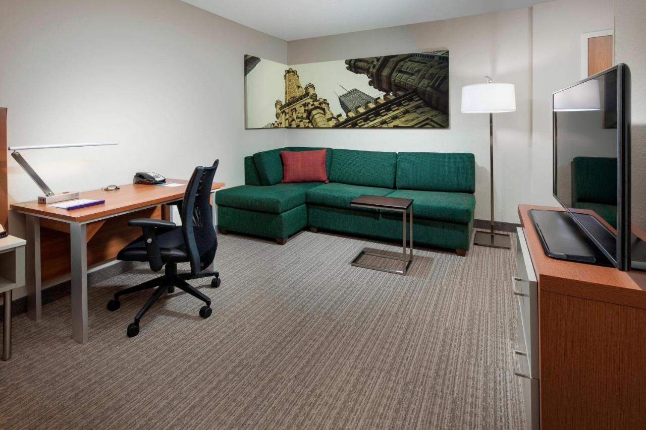 Springhill Downtown/river North 3*