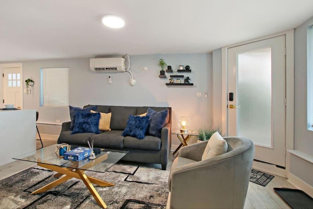 2br Modern And Cozy Apt Logan Square Pet Friendly Apartment *