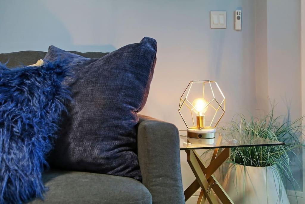 2br Modern And Cozy Apt Logan Square Pet Friendly Apartment Chicago