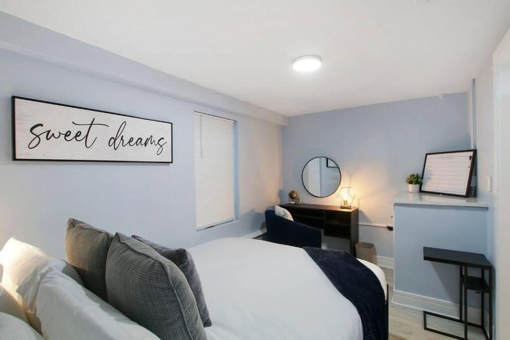 Apartment 2br Modern And Cozy Apt Logan Square Pet Friendly *