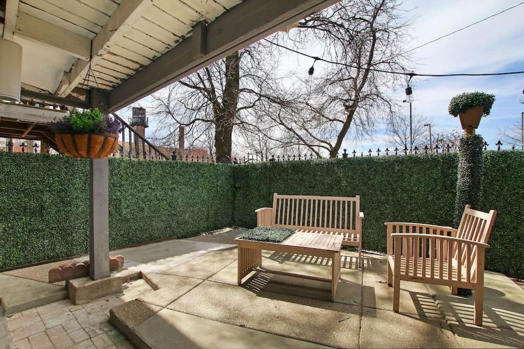 2br Modern And Cozy Apt Logan Square Pet Friendly Apartment Chicago