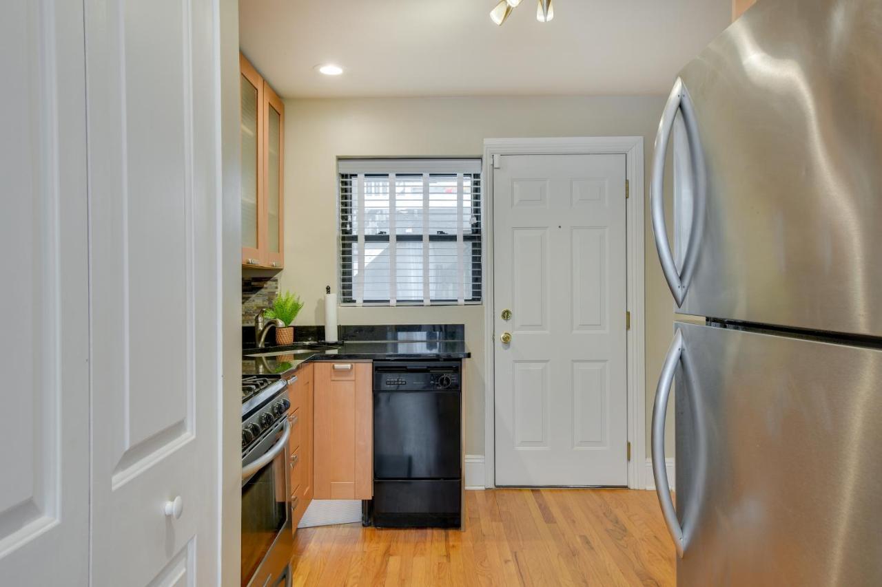 Apartment Pet-friendly Urban Vacation Chicago