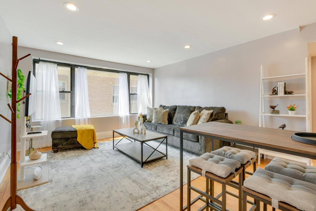 Apartment Pet-friendly Urban Vacation Chicago