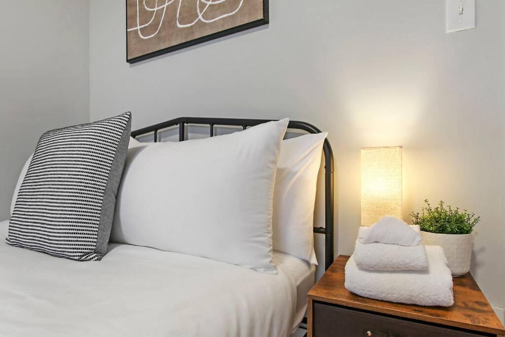 Apartment Relaxing 2br With Comfy Bedrooms - Lockwood 3 *