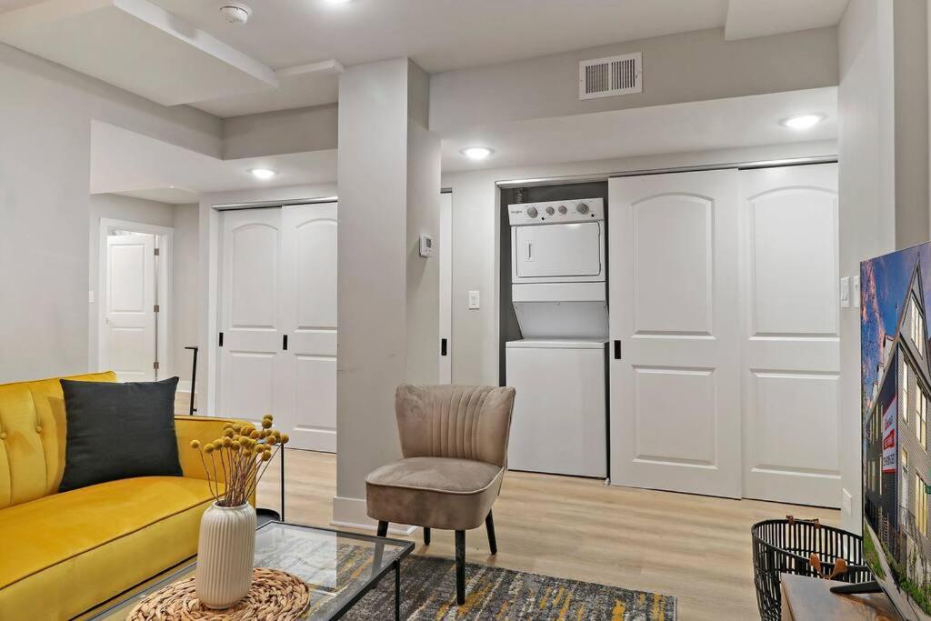 2br Luxurious Apt With In-unit Laundry - Ashland B Apartment