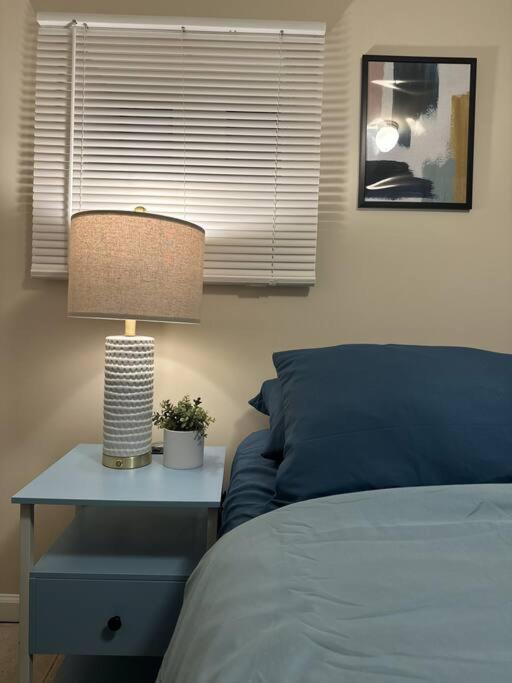 Apartment Walk To Train L Near Attractions And Ord L Free Parking L Patio