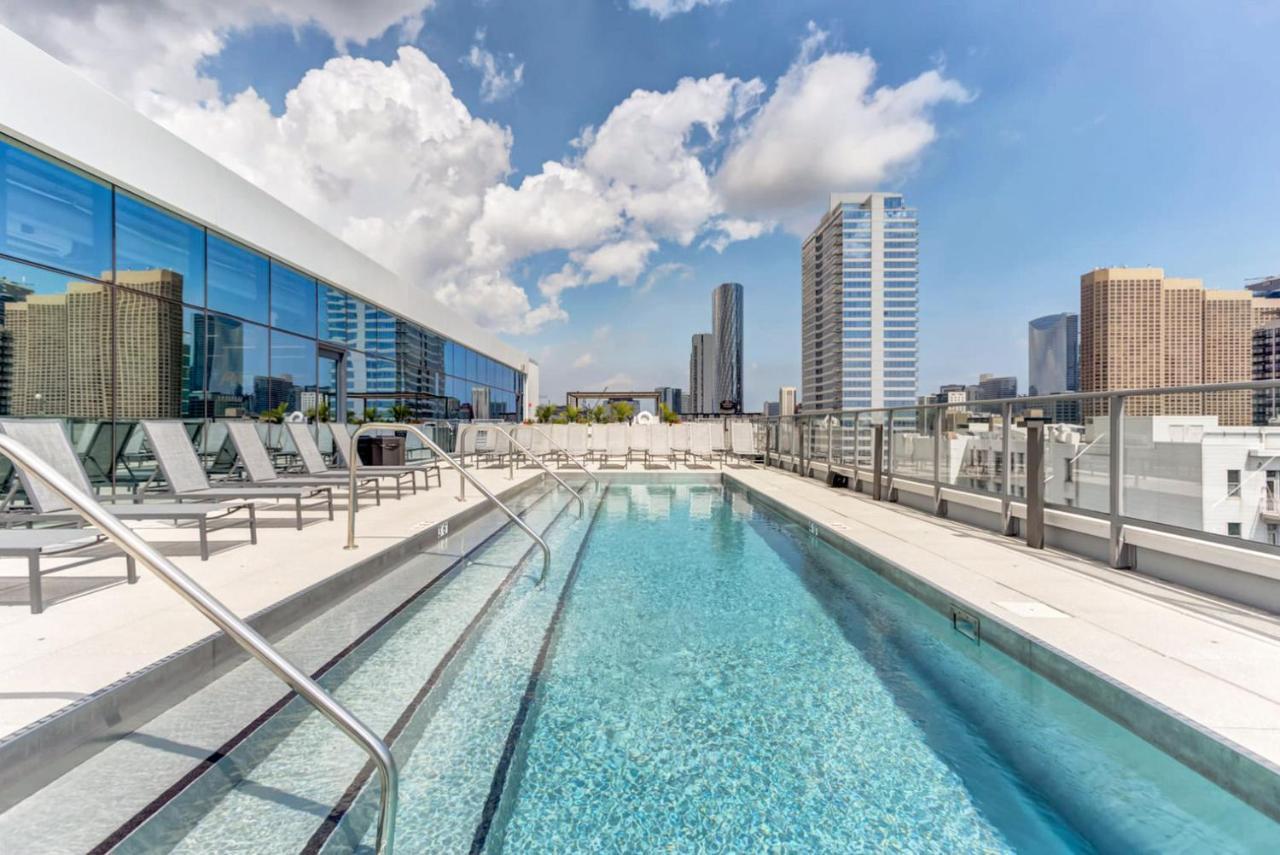 W Loop W Gym Pool In Heart Of Greektown Chi-532 Chicago