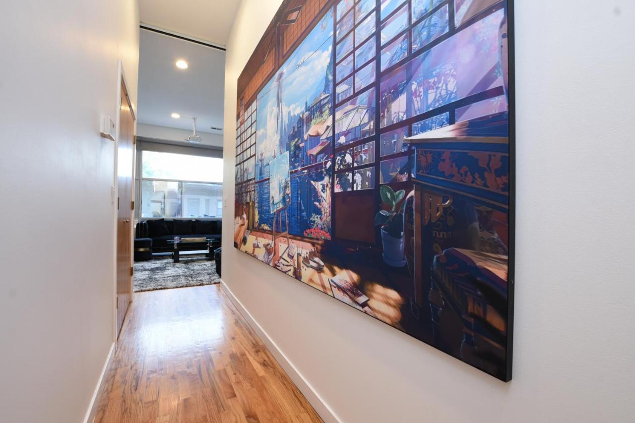 Cozy, Bright And A Great Location!