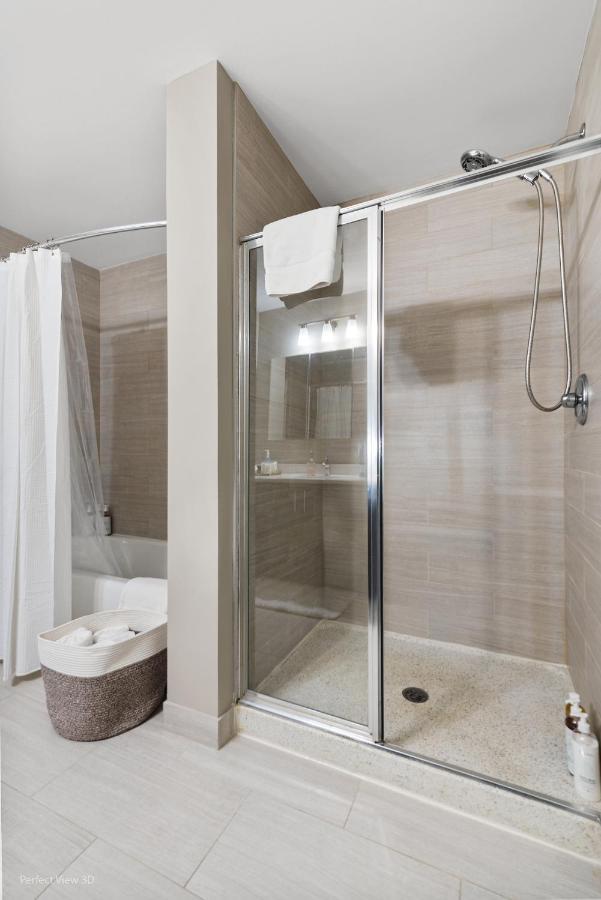 The Bernardin Gold Coast Luxury Near Magnificent Mile