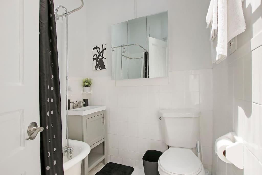 Charm 2br - Clark 4 *