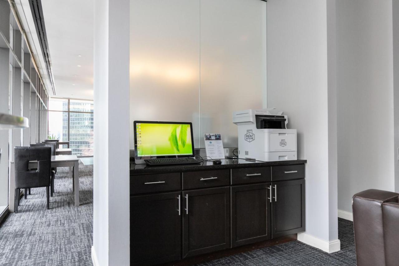 Apartment Amazing Loop W Pool Gym Nr L Chi-721 Chicago