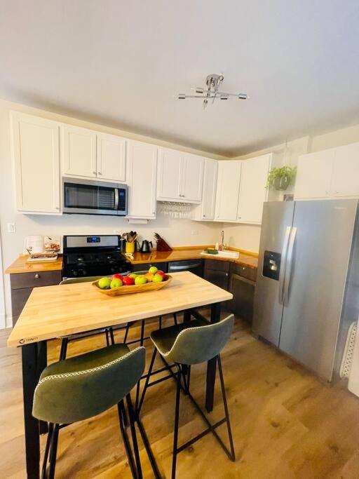 Beautiful 2bd 1ba Apartamento *