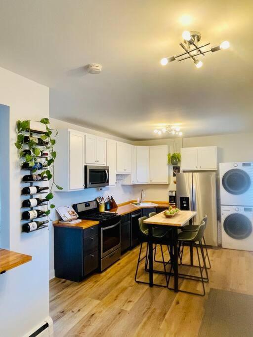Beautiful 2bd 1ba Chicago