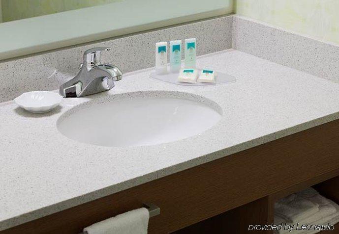 Hotel Springhill Downtown/river North 3*