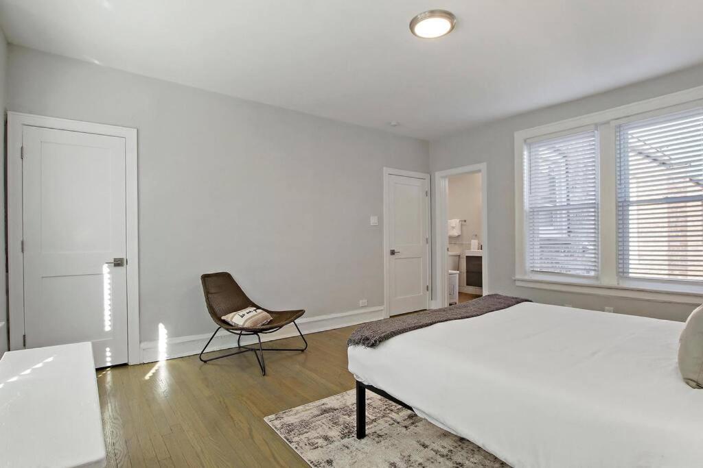Great Location! 15 Min From Dt -historic Hyde Park *