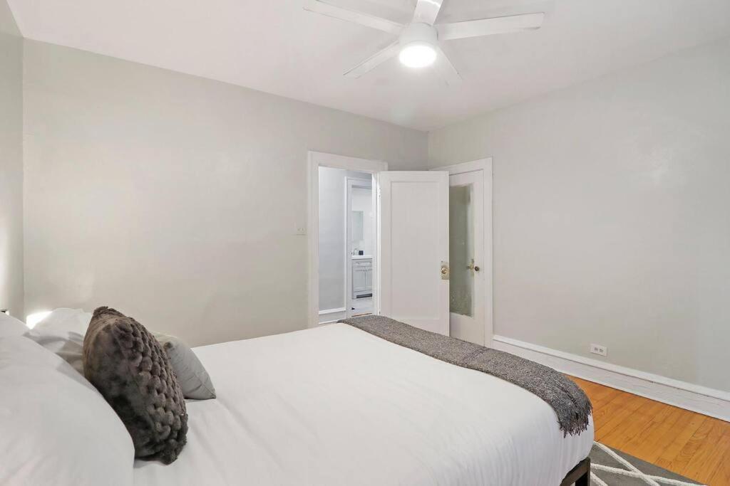 Spacious 4br Apt In Historic Hyde Park Near Beach