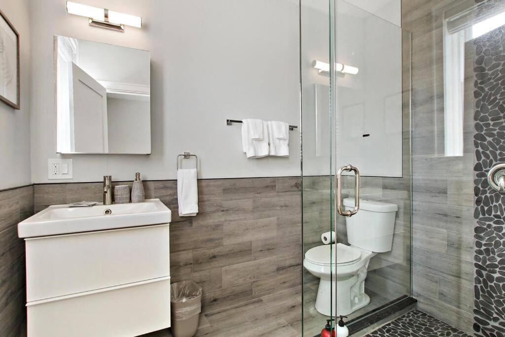 Great Location! 15 Min From Dt -historic Hyde Park Chicago