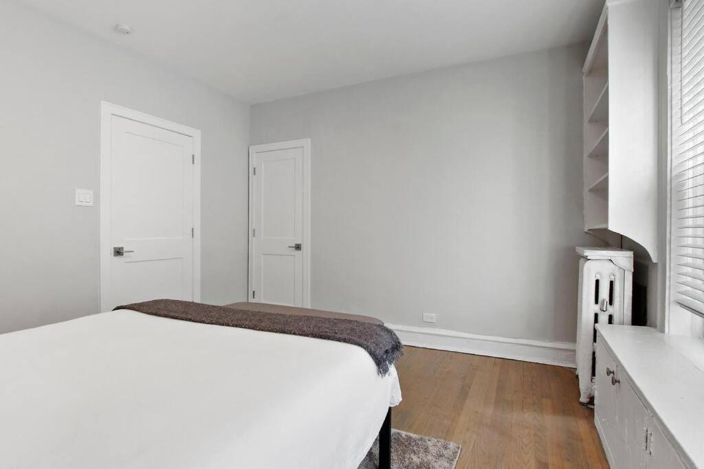 Great Location! 15 Min From Dt -historic Hyde Park *