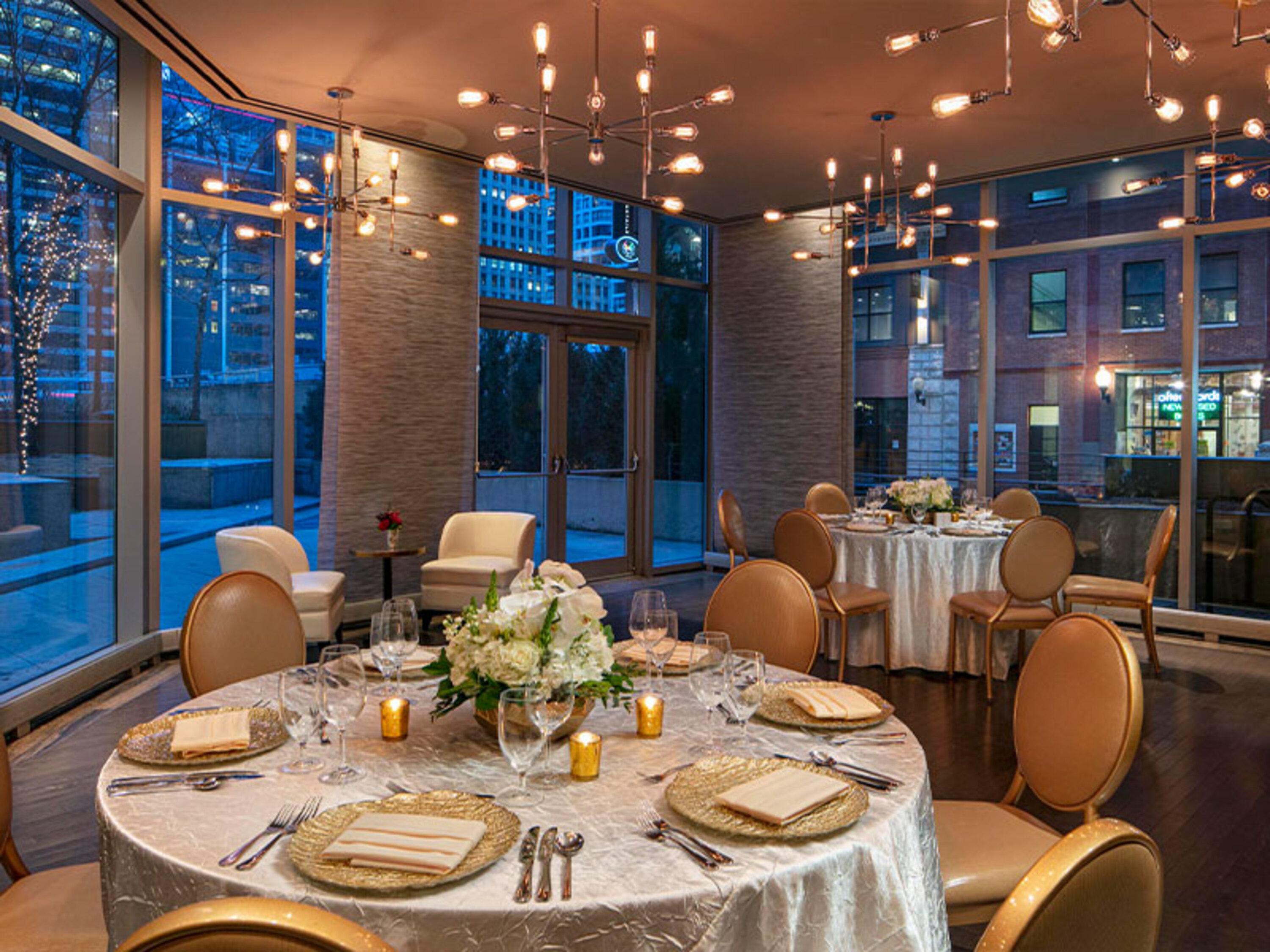 The Royal Sonesta River North Hotel