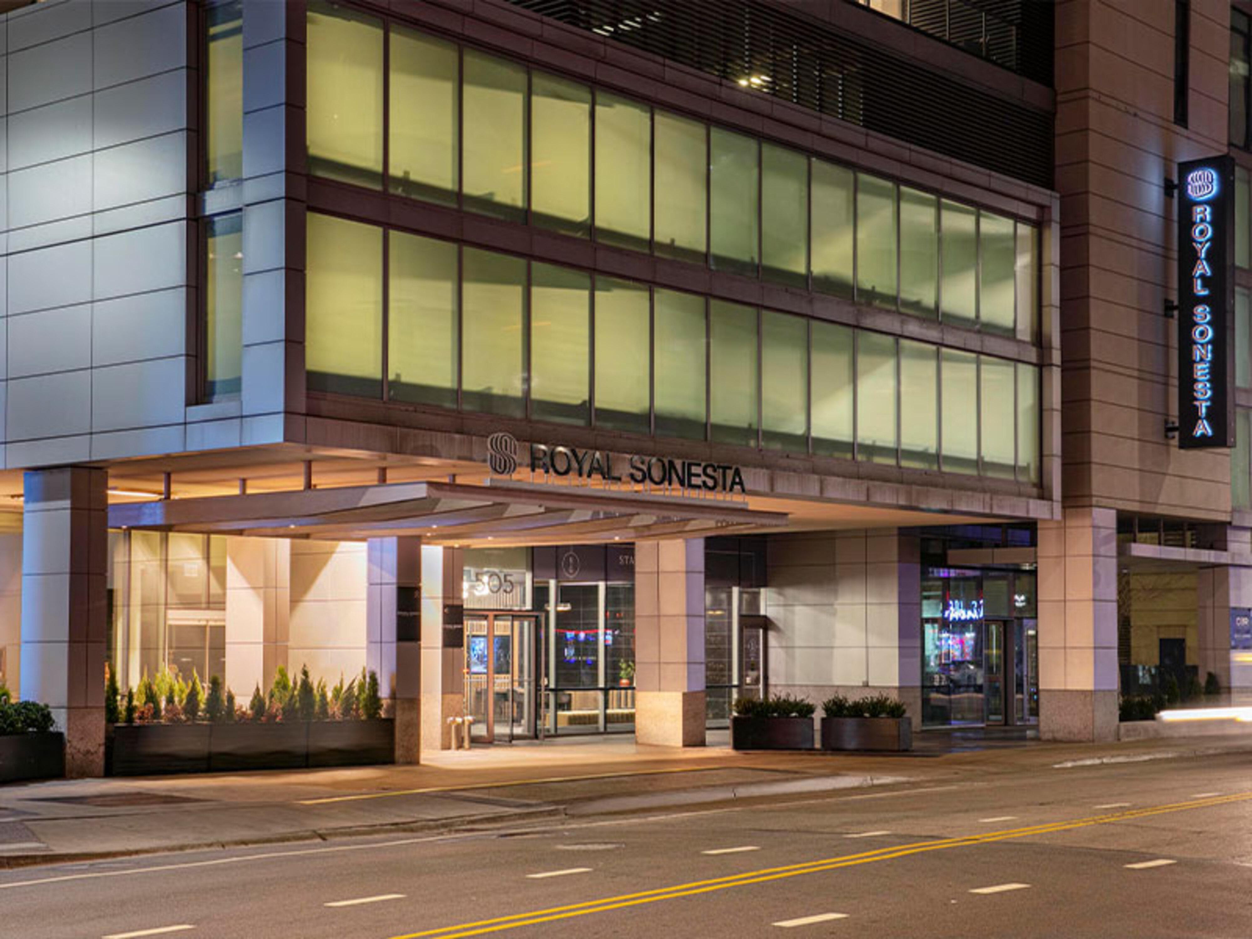 Hotel The Royal Sonesta River North 4*
