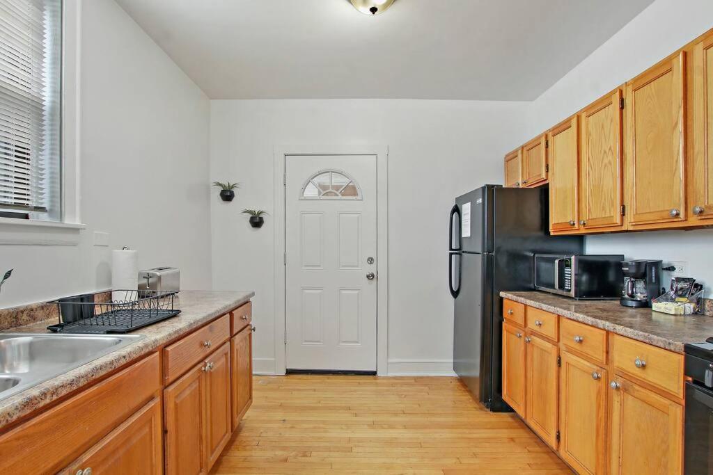 1br Vibrant & Inviting Apt In - Montrose 2e Apartment Chicago