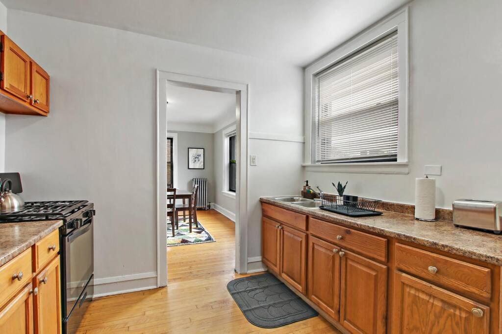 1br Vibrant & Inviting Apt In - Montrose 2e Chicago