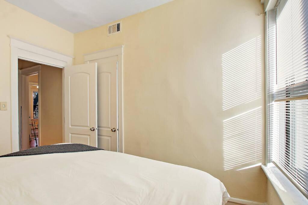 Cozy & Inviting 2br - Sunnyside 3f Apartment *