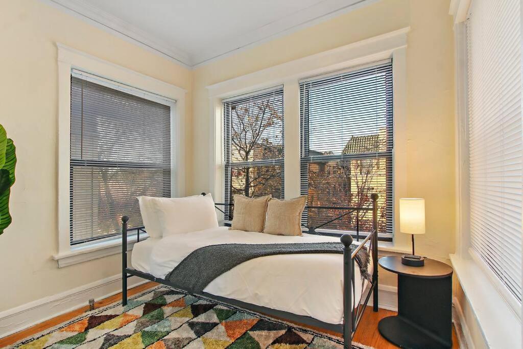 Cozy & Inviting 2br - Sunnyside 3f Apartment