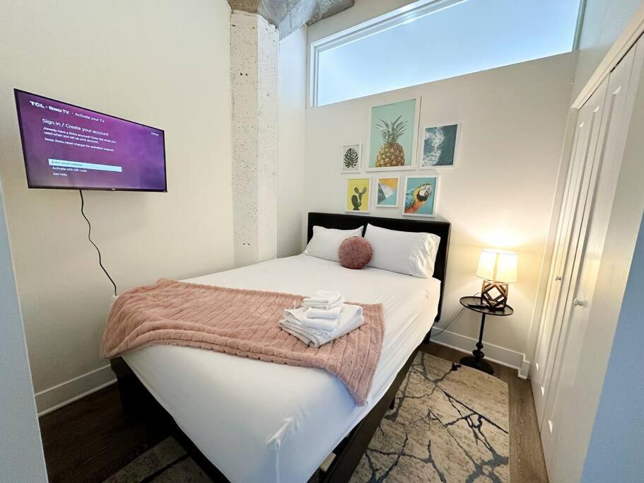 Apartment Mccormick 2b-2ba For Up To 8 Guests With Optional Parking And Gym Access *