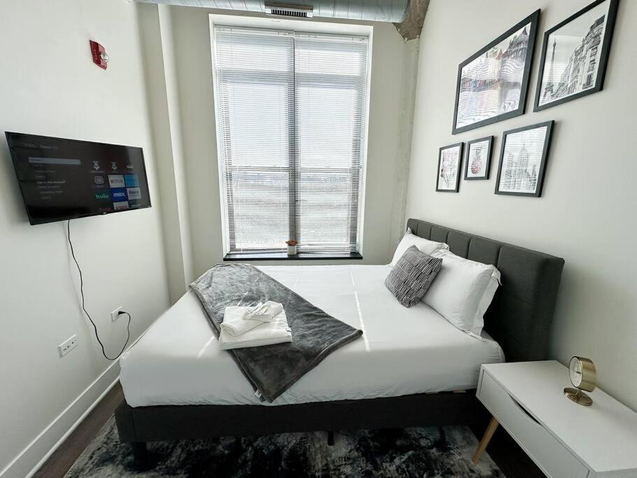 Apartment Mccormick 2b-2ba For Up To 8 Guests With Optional Parking And Gym Access *