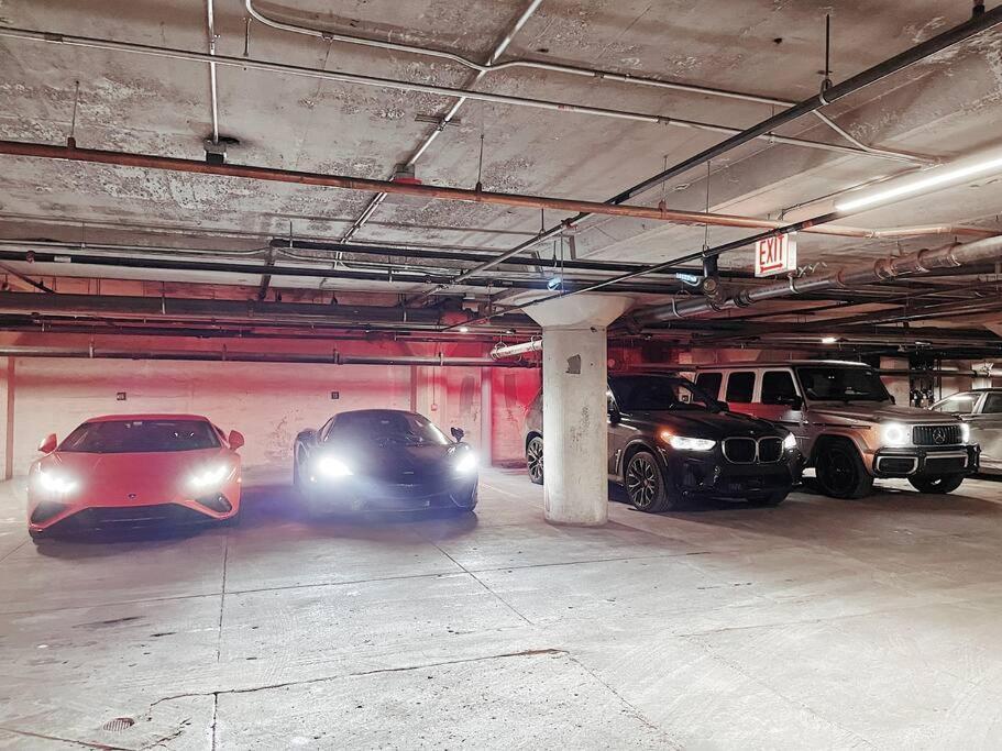 Mccormick 2b-2ba For Up To 8 Guests With Optional Parking And Gym Access Chicago
