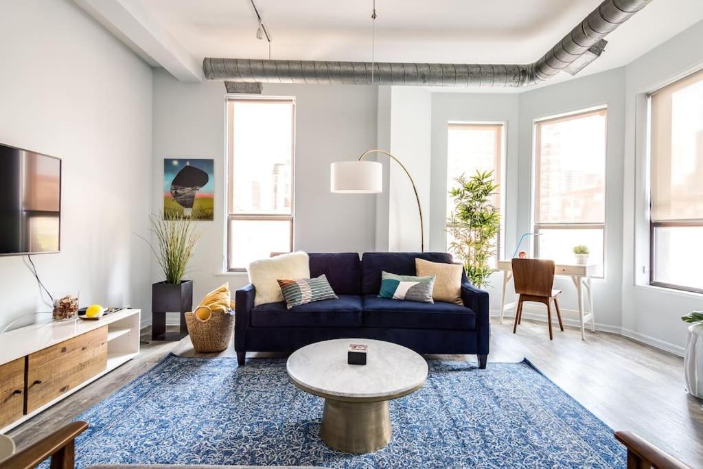 The Orleans - Entire Building - With Rooftop Deck Apartment