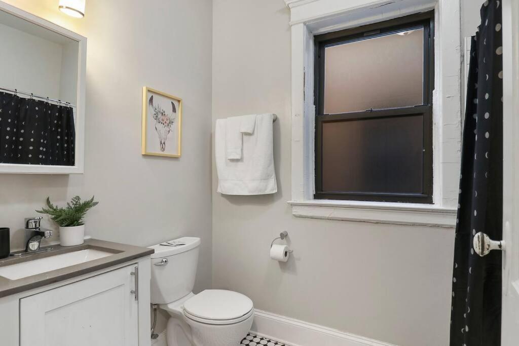 Modern & Spacious 3br With In-unit Laundry - Bstone 2