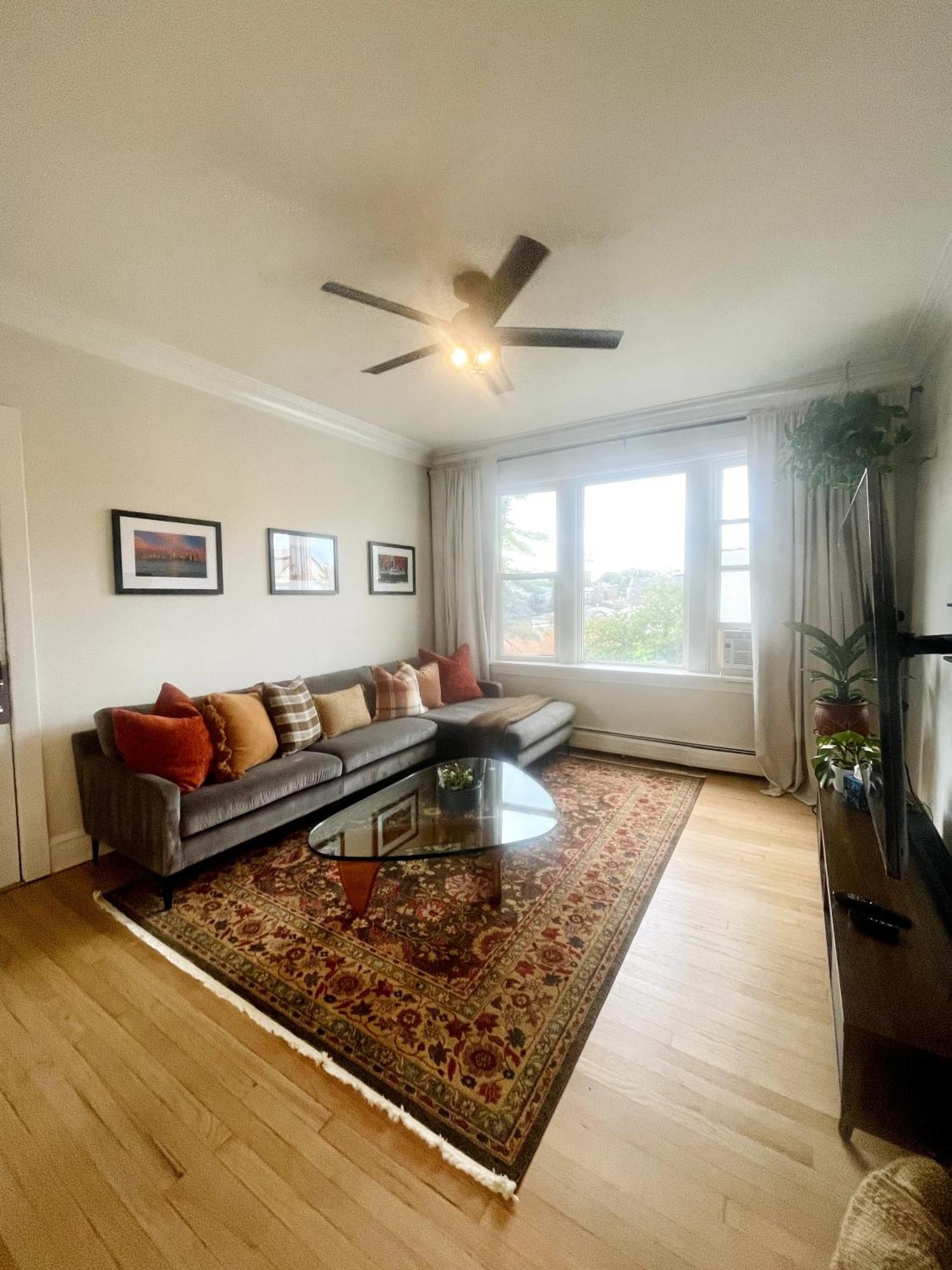 Beautiful 2bd 1ba Chicago