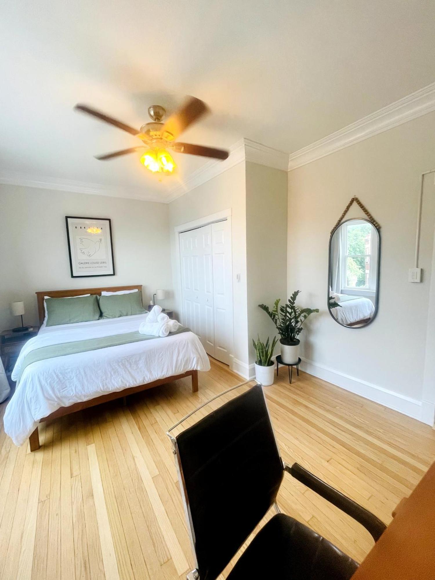 Beautiful 2bd 1ba * Chicago