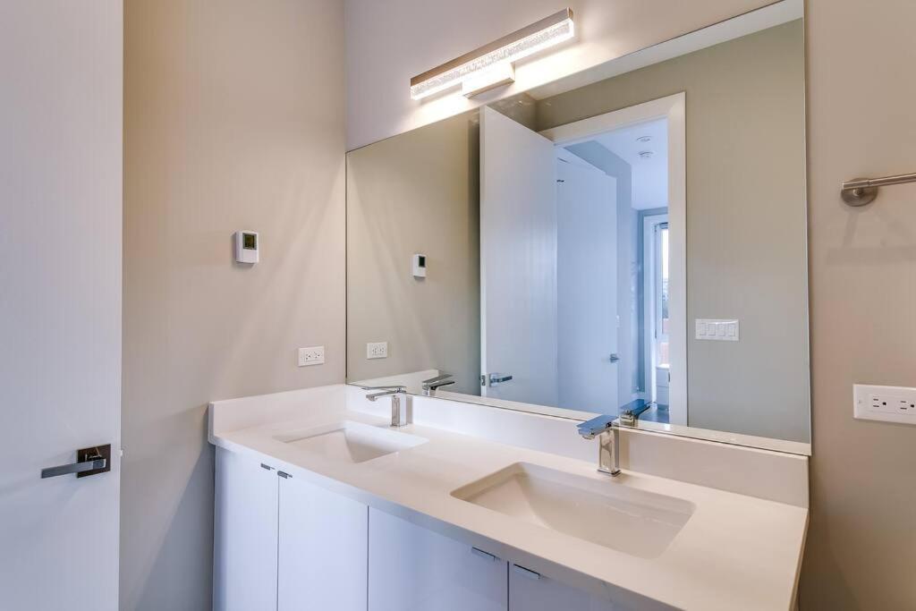 2 Newly Built Luxury With Private Roofdeck Apartment *