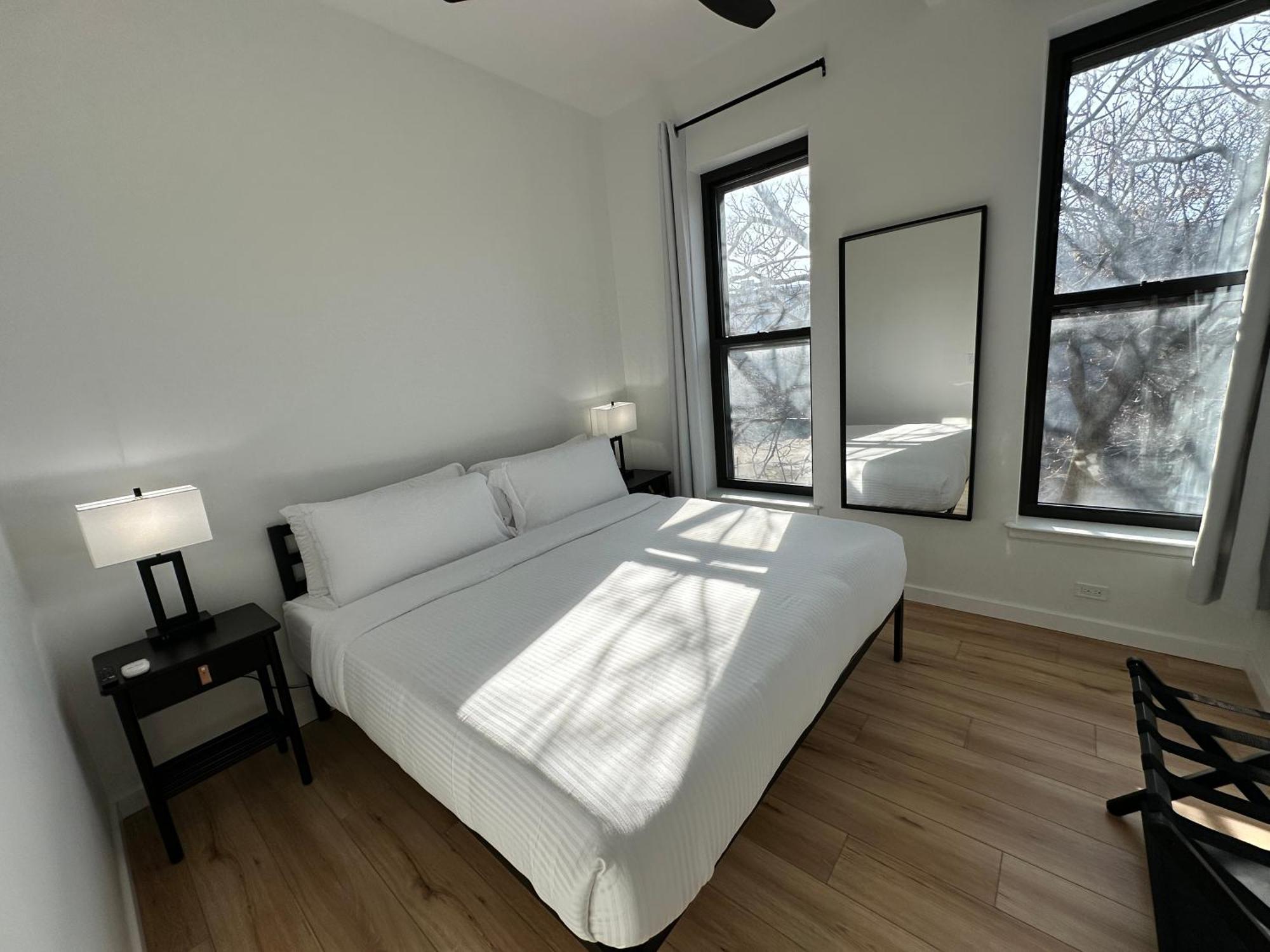 Luxe Spacious Sfh In Bucktown With Secure Parking * Chicago