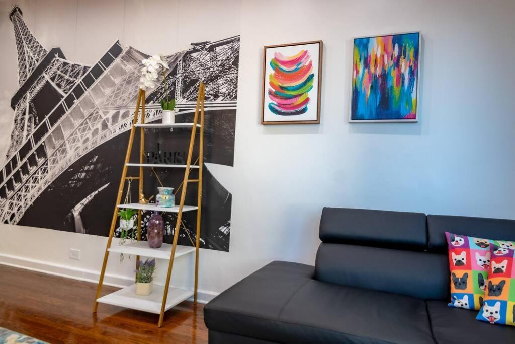 French Design Luxurious Downtown 3br Sleeps 8 Guests Apartment Chicago