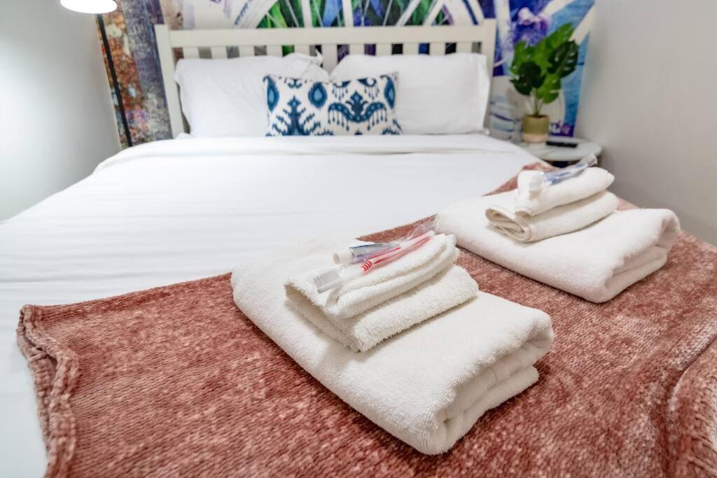 French Design Luxurious Downtown 3br Sleeps 8 Guests Apartment *