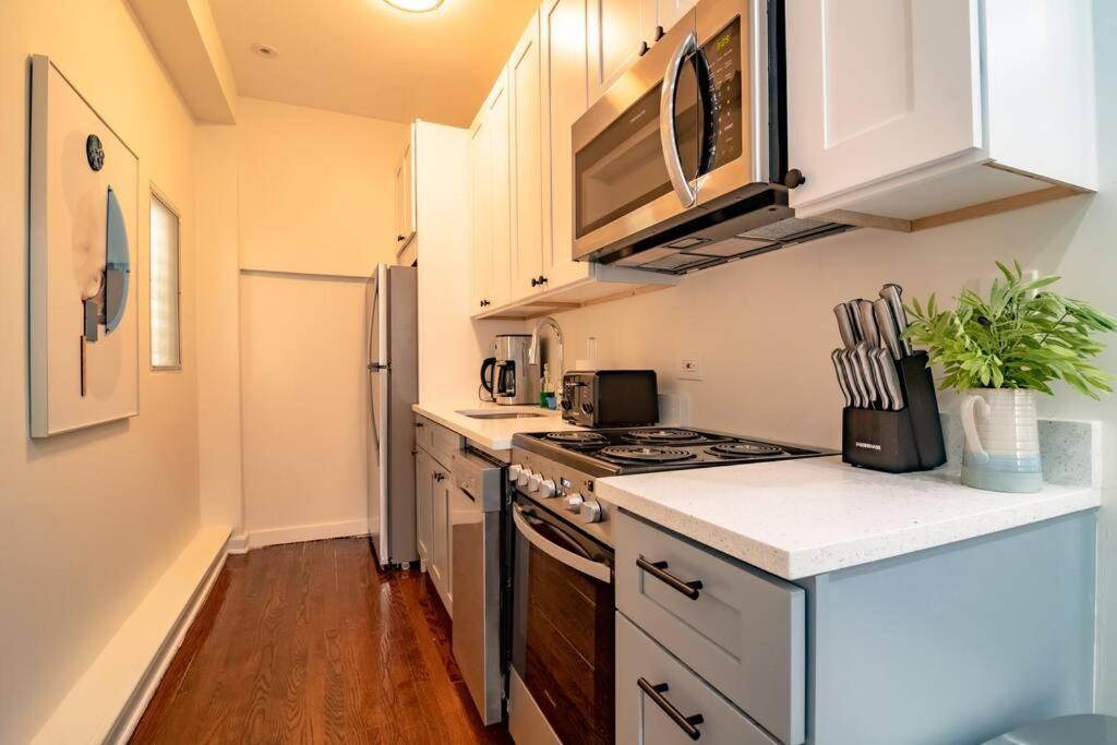 Apartment Beautiful Magnificent Mile Street That Sleeps 8 Guests