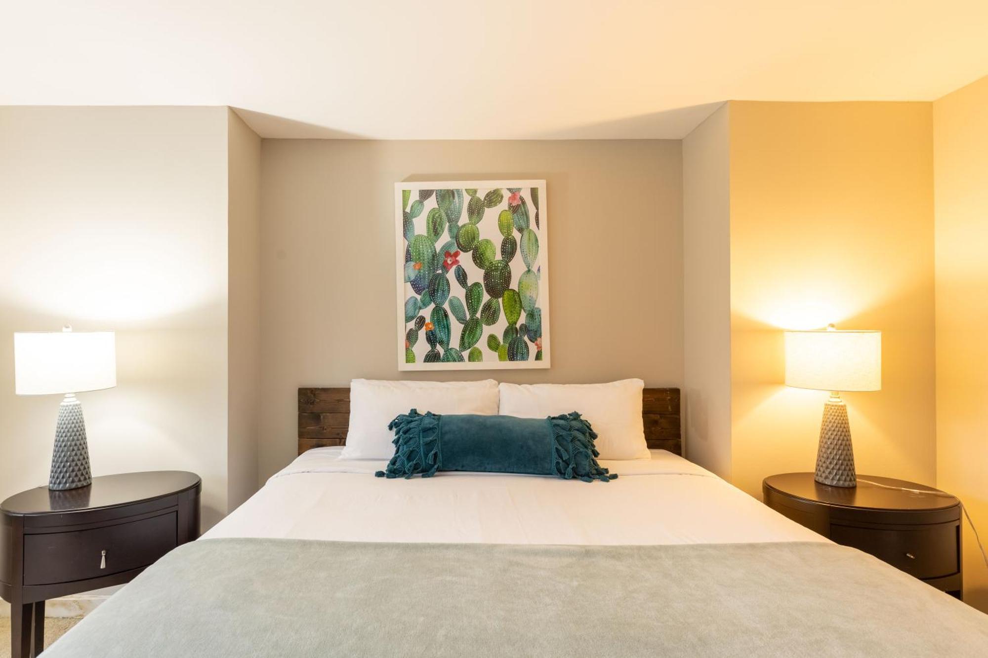 Apartment Captivating With Pier Views, Pool And Gym Chicago
