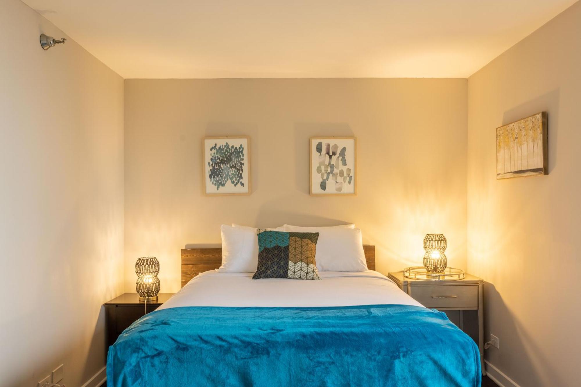 Captivating With Pier Views, Pool And Gym * Chicago