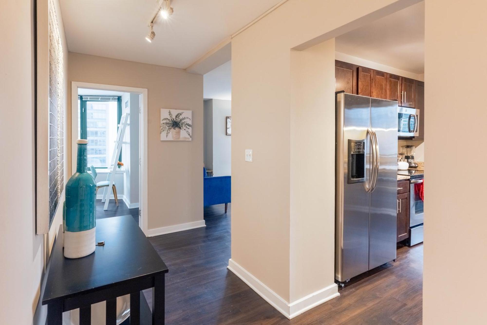 Captivating With Pier Views, Pool And Gym Chicago