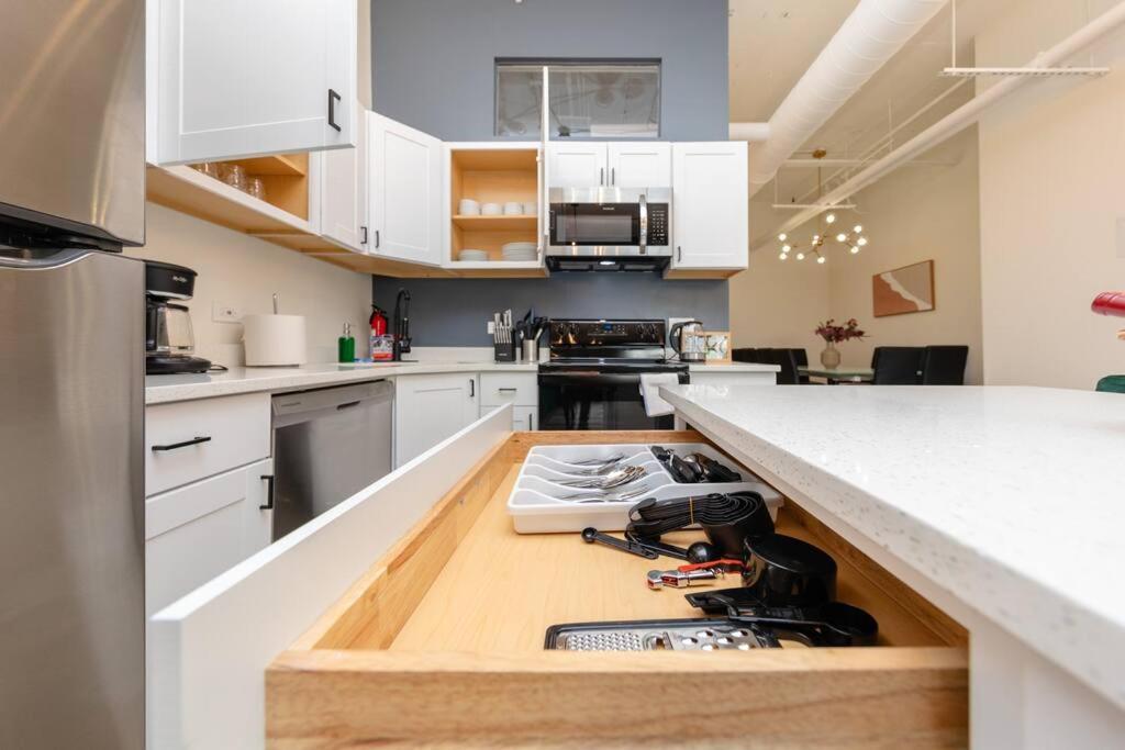 Mccormick 5br-3ba Luxury For Groups Of Up To 12 Guests With Gym Access And Optional Parking * Chicago