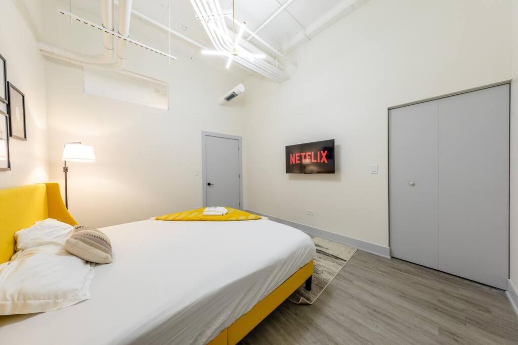Apartment Mccormick 5br-3ba Luxury For Groups Of Up To 12 Guests With Gym Access And Optional Parking