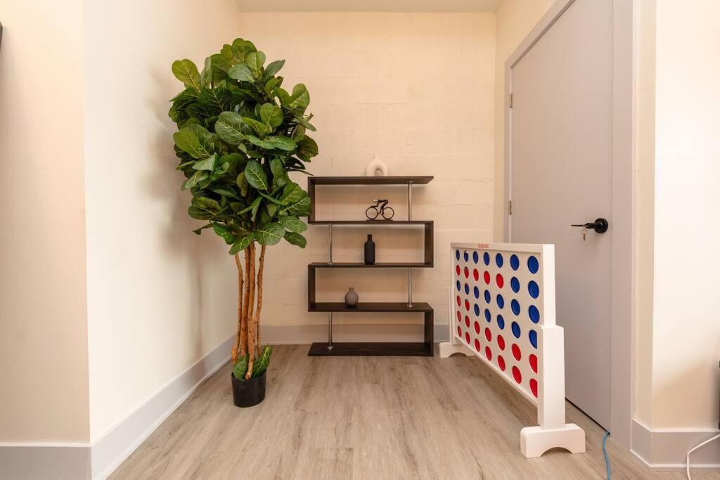 Apartment Mccormick 5br-3ba Luxury For Groups Of Up To 12 Guests With Gym Access And Optional Parking