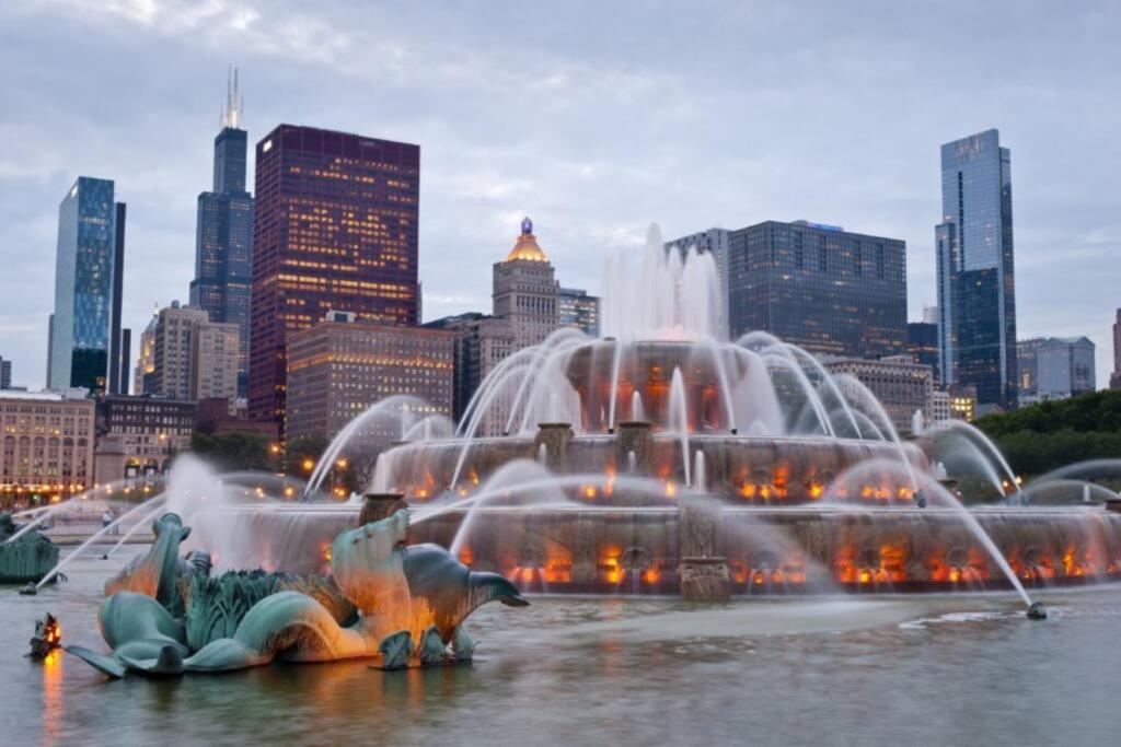Apartment Mccormick 5br-3ba Luxury For Groups Of Up To 12 Guests With Gym Access And Optional Parking Chicago